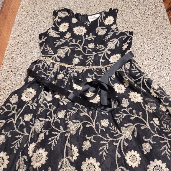 Black and Cream Dress - Picture 1 of 5